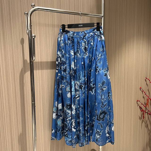 新款蝴蝶印花蓝色半裙 经典棉麻面料 可搭同款衬衣 气质百搭 减龄必备sml